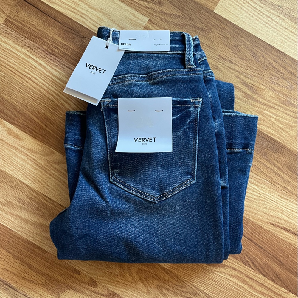 Vervet Dark Wash Flares